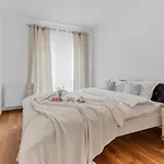 Karina 2bdr Apartment *