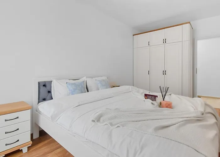 Karina 2bdr Apartment